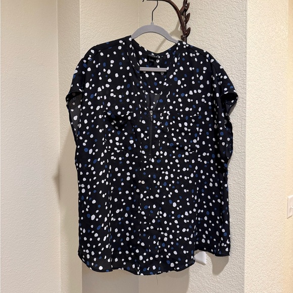 torrid Tops - Torrid Black and White Polka Dot Blouse size 0